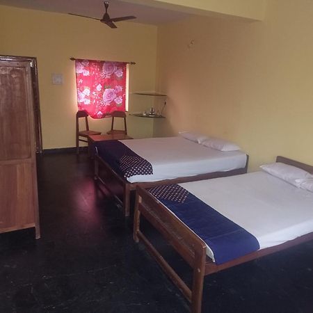 Radhabai Hotel Arambol Habitación foto