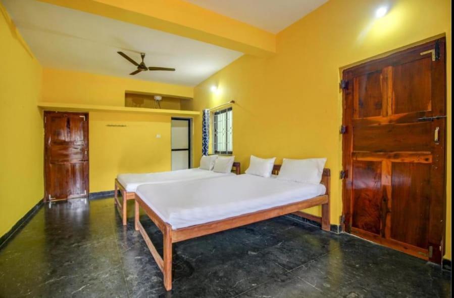 Radhabai Hotel Arambol Exterior foto