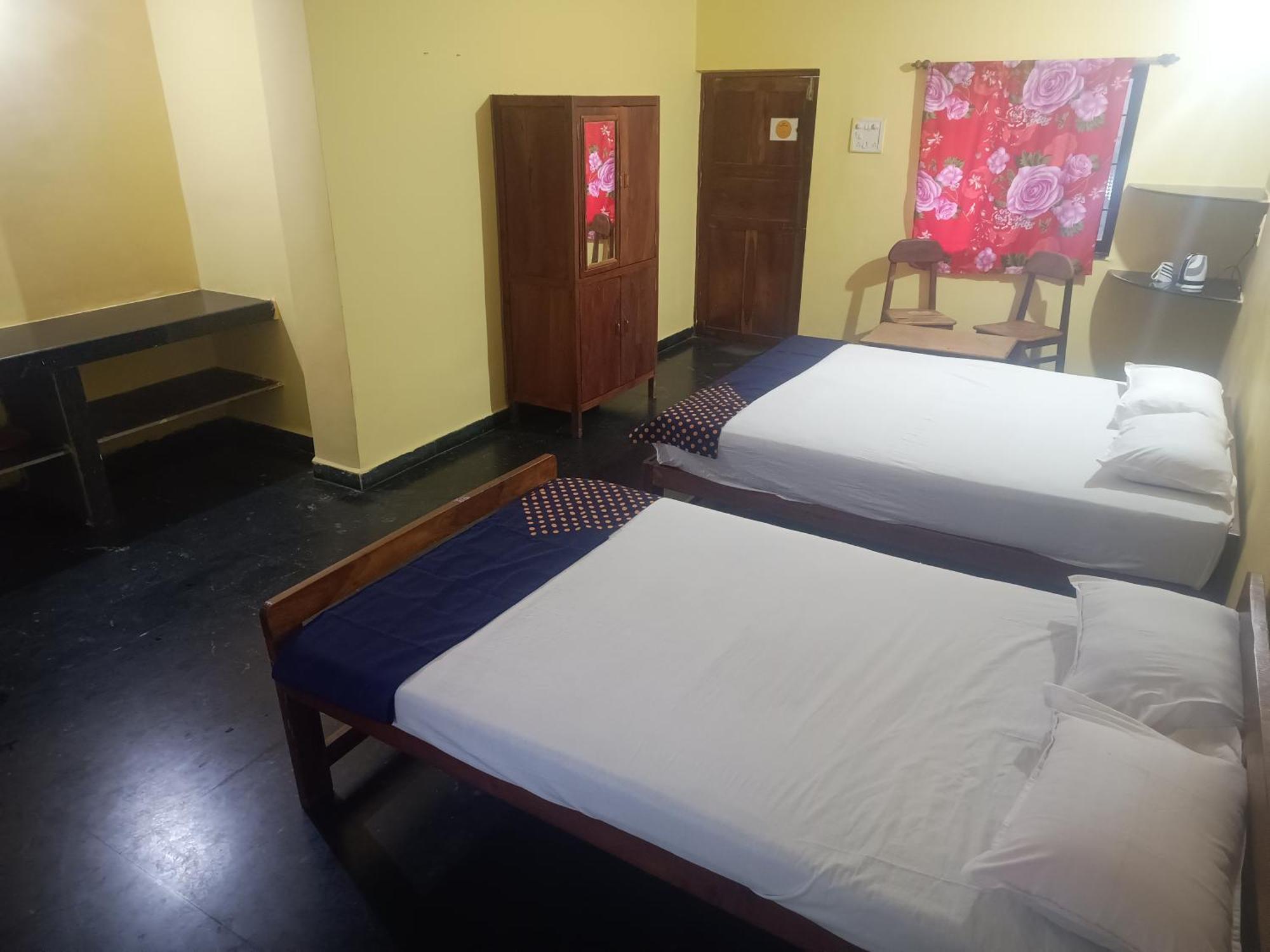 Radhabai Hotel Arambol Habitación foto
