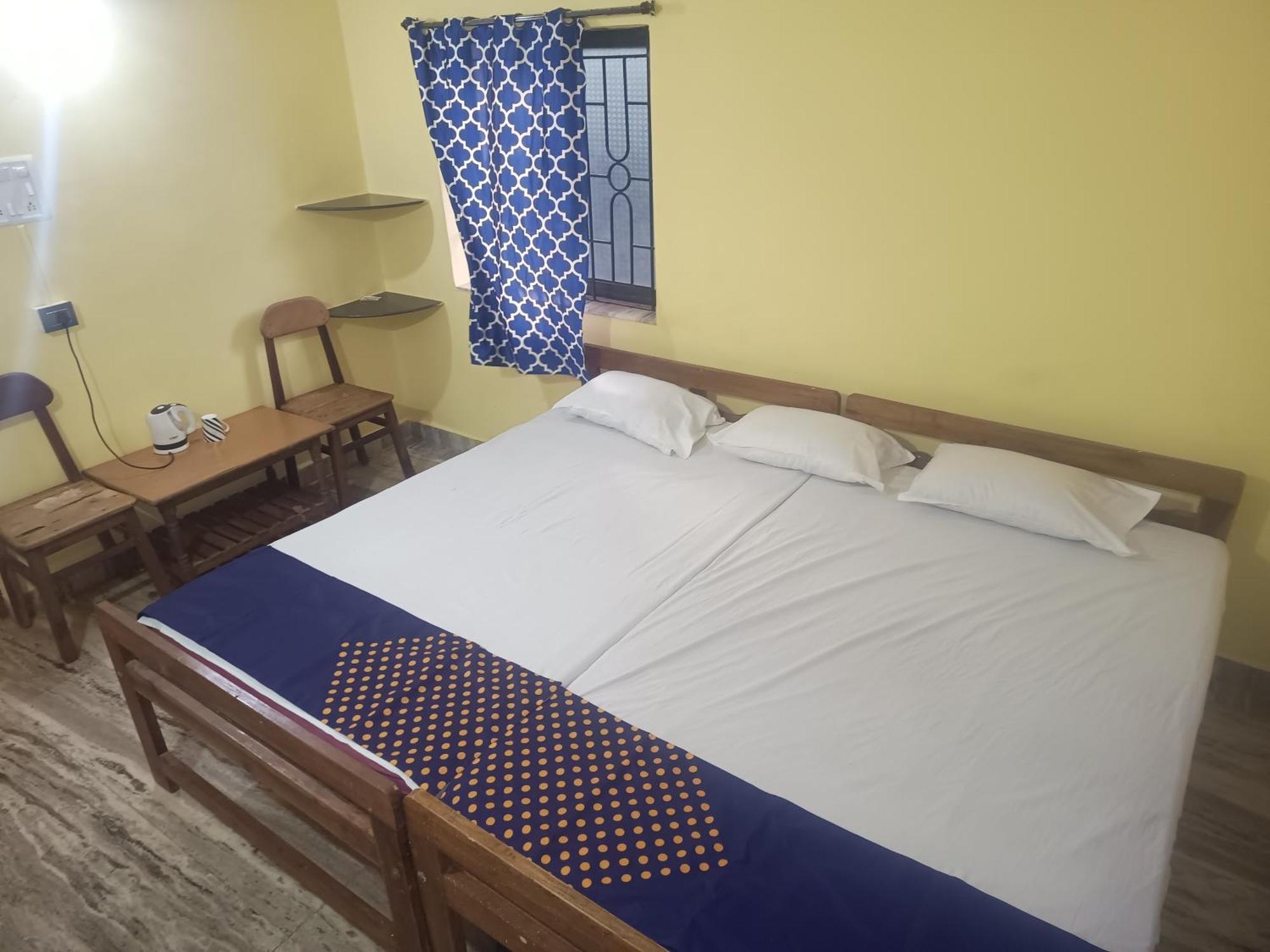 Radhabai Hotel Arambol Habitación foto